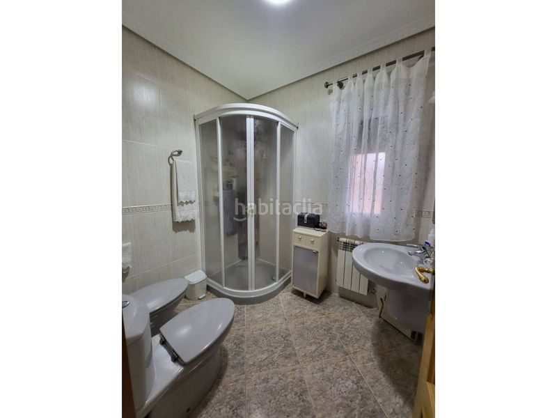 Foto f4f8058a-1238-42d5-8f34-9449ed29f89e. Chalet venta de villa en Baza