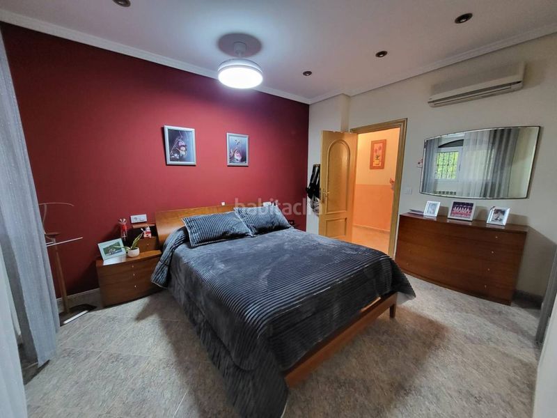 Foto fc5f157d-94be-46bb-a0aa-de693dca5b59. Chalet venta de villa en Baza