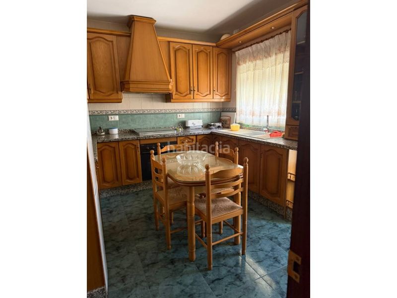 Foto b2e2a004-1dc4-4ea5-9906-32a82dd70d0d. Casa amb aparcament piscina a Baza