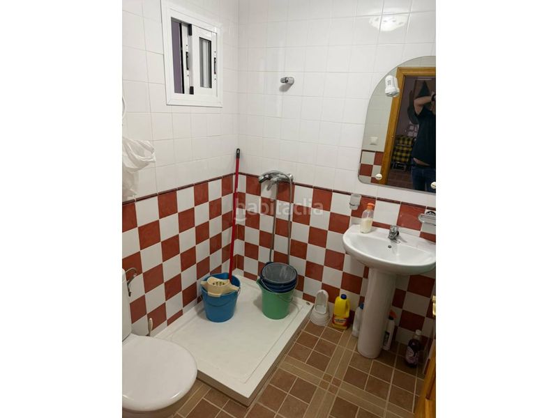 Foto c83e602d-d378-4986-98f6-835bf74fa2c7. Casa amb aparcament piscina a Baza