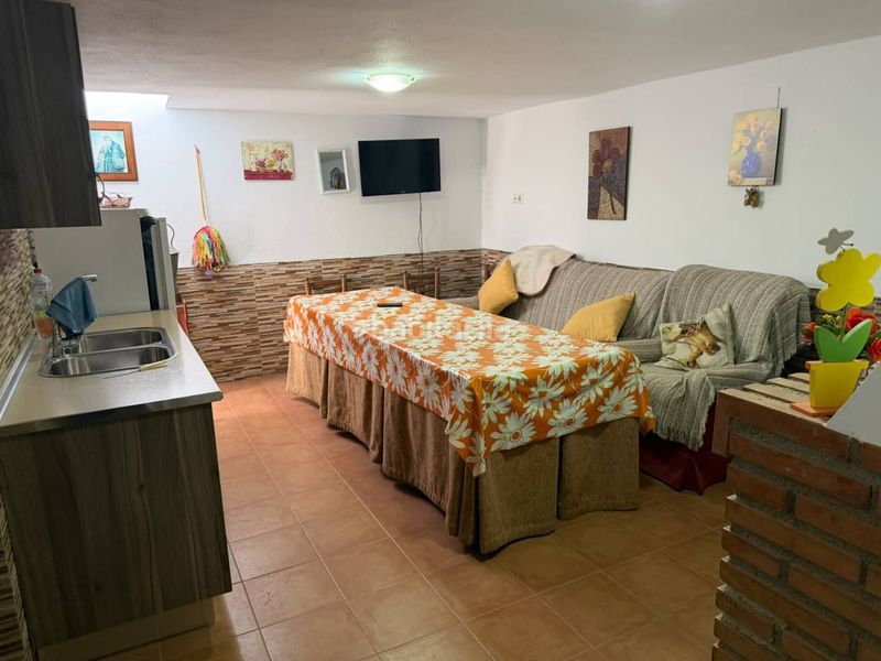 Foto ec698cad-b46a-42c4-bd8d-5a902fec8f04. Casa amb aparcament piscina a Baza