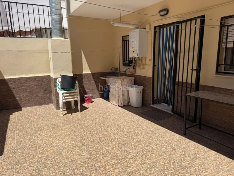 Foto efe353b1-fb25-4fce-b628-4fd7a8fdb52d. Casa amb aparcament piscina a Baza