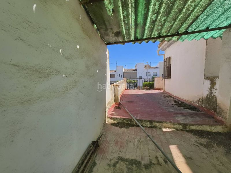 Foto 0f420d53-ba52-4d0d-aa91-d2a02bfaab31. Maison avec parking dans Baza
