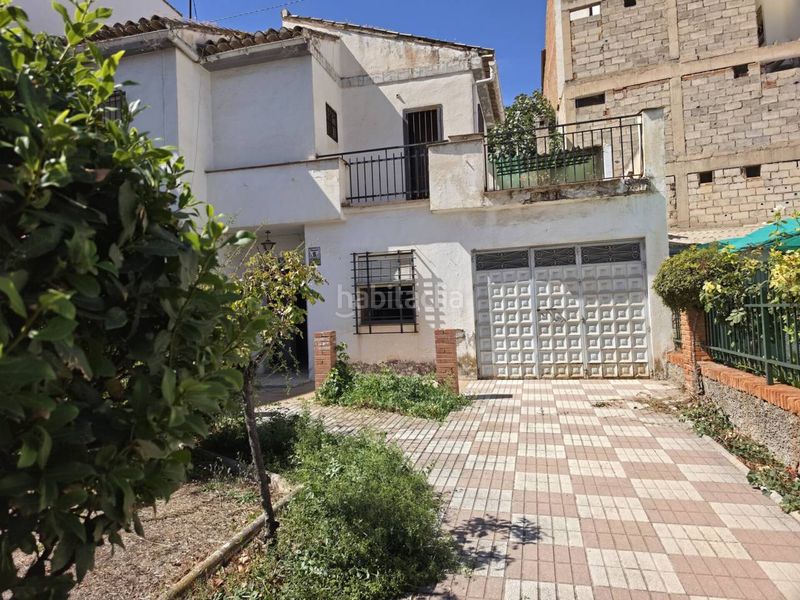 Foto 210b9309-04d9-40e1-ab04-b4ee2b5bb963. Maison avec parking dans Baza