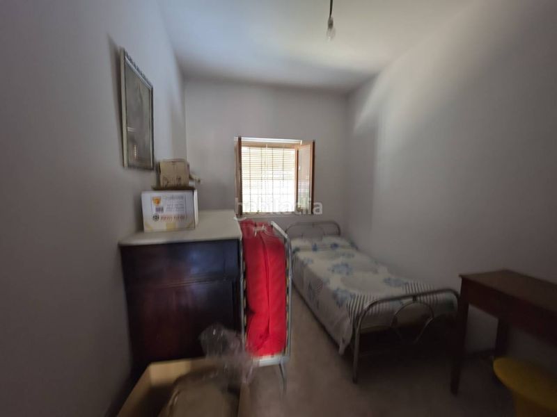 Foto 48bf9daf-55cd-4e98-a6c9-9875c92ccf05. Maison avec parking dans Baza