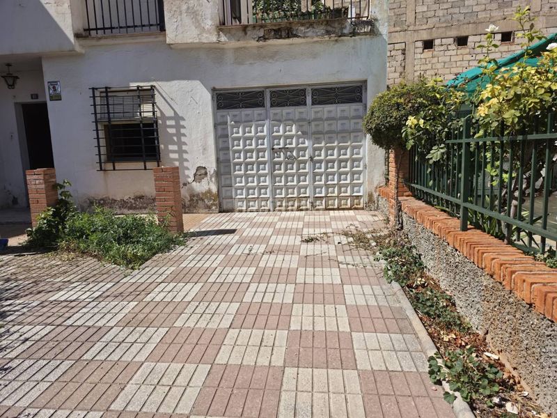 Foto 5fa5e3d2-1d3f-4cb2-926d-daefd0962be3. Maison avec parking dans Baza