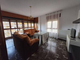 Appartement à Baza. Venta de piso amplio y luminoso en baza