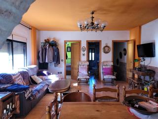 Xalet a Baza. Chalet en venta en baza