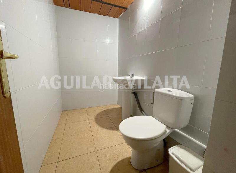 Foto 6a12bb01-b9d7-420b-987f-9b2bdd929df1. Local comercial amplio local comercial en dos plantas en Granollers