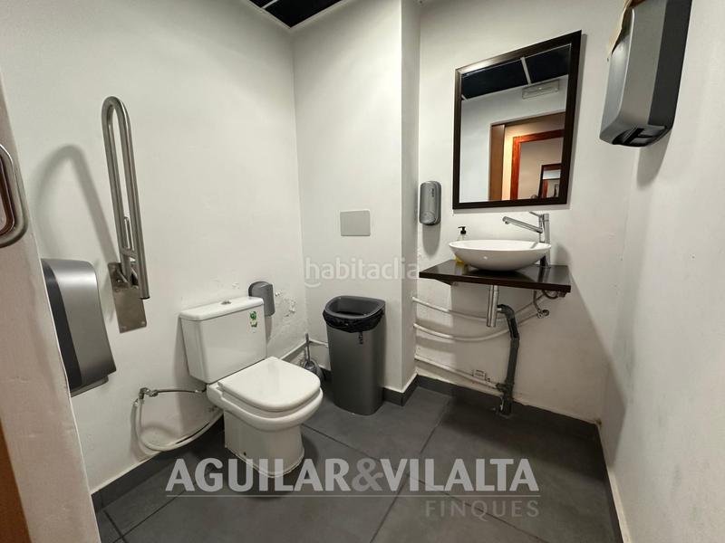 Foto f461725d-b2fe-48df-a68f-4ea71e16b13a. Traspàs local comercial a Centre Granollers