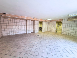 Local commercial à Congost. Local comercial en venta en granollers  zona congost