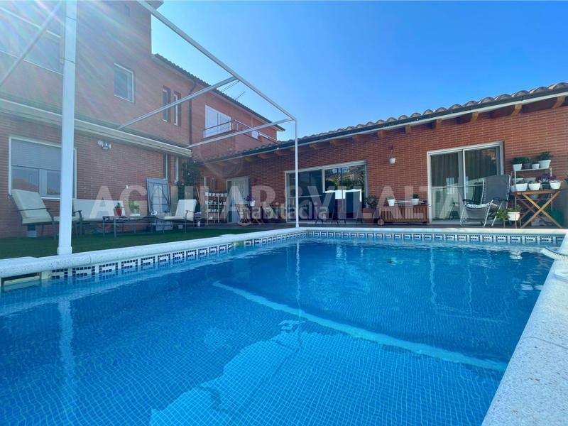 Foto cddb272c-cb27-4325-b622-281dcb815edc. Casa para dos familias con piscina en Vallromanes