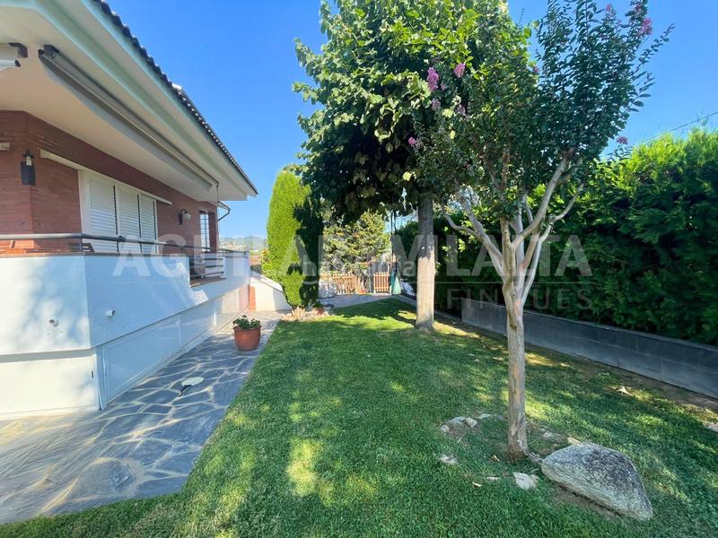 Foto fd1dd917-ef69-4608-8e92-bc252ac1543d. Casa para dos familias con piscina en Vallromanes