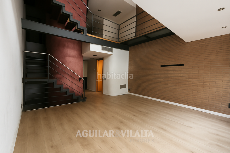 Foto 03773d6a-ecf3-4e11-87fc-553334894860. Casa adosada casa amplia con piscina en el centro en Granollers