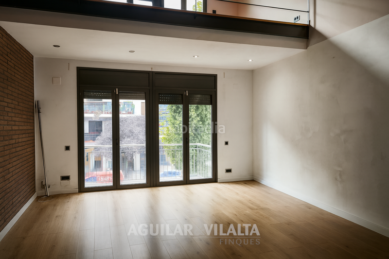 Foto 504ba6a3-2802-4d3a-a62c-e04a6bc4bbe9. Casa adosada casa amplia con piscina en el centro en Granollers