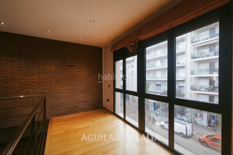 Foto 545e4a75-0084-49bf-a799-55abebec57c9. Casa adosada casa amplia con piscina en el centro en Granollers