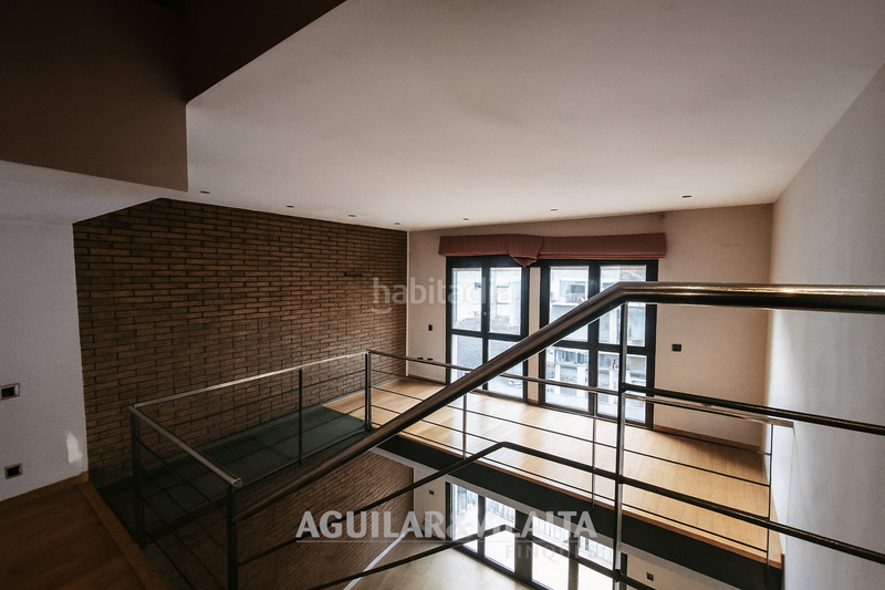 Foto 9c82365f-679d-4eee-a19a-332c49ecd09d. Casa adosada casa amplia con piscina en el centro en Granollers