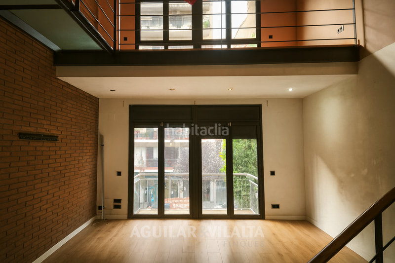 Foto fe621c04-be37-4c15-8b11-2f124809a621. Casa adosada casa amplia con piscina en el centro en Granollers