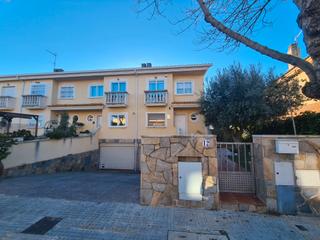 Affitto Casa a schiera  Carrer moscú. Alquiler casa larga estancia.