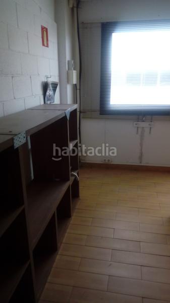 Foto 06d48808-0951-44e6-868a-3c2b4b31f033. Lloguer oficina amb calefacció aparcament a Constantí