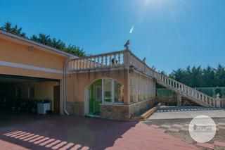 Chalet in Carrer tarragona 42. Tu refugio en tarragona- agosto precio promocional!!!!! consulta