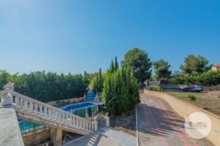 Chalet in Carrer tarragona 42. Tu refugio en tarragona- agosto precio promocional!!!!! consulta