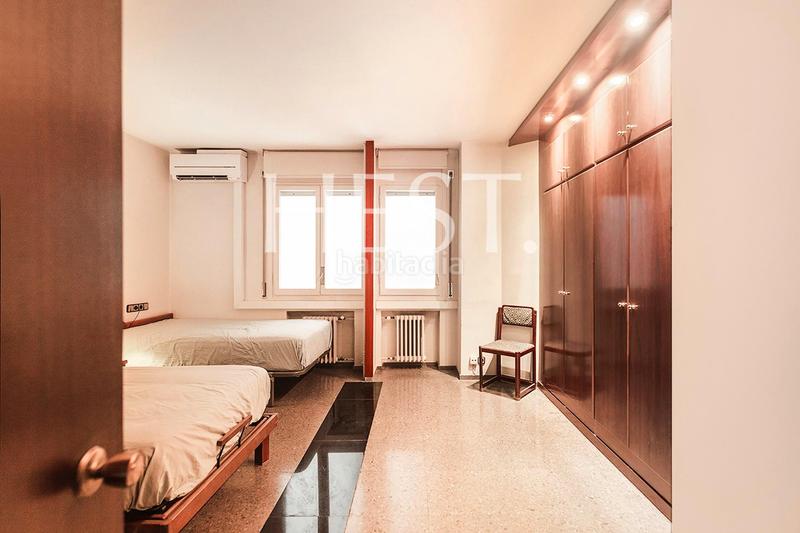 Foto 0db3635e-7975-43e1-a0cc-8e9e05f02c47. Piso amplia y luminosa vivienda con terraza en sant gervasi en Barcelona