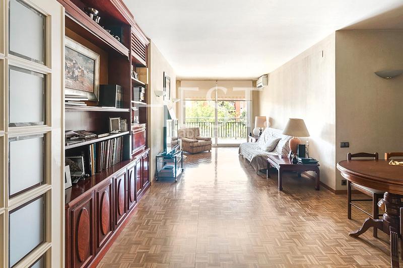 Foto 499bf6d8-8022-4cc0-891e-9e2ebe24c984. Piso amplia y luminosa vivienda con terraza en sant gervasi en Barcelona