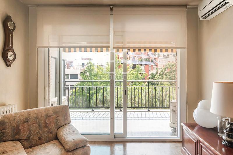 Foto d05398e6-4d5f-496d-8fea-d1a3b069c8ec. Piso amplia y luminosa vivienda con terraza en sant gervasi en Barcelona