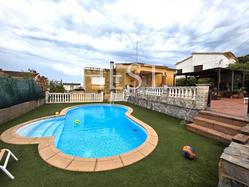 Foto 809267dd-2d98-47fa-902d-96b8be83f29d. Casa en Cunit residencial Cunit