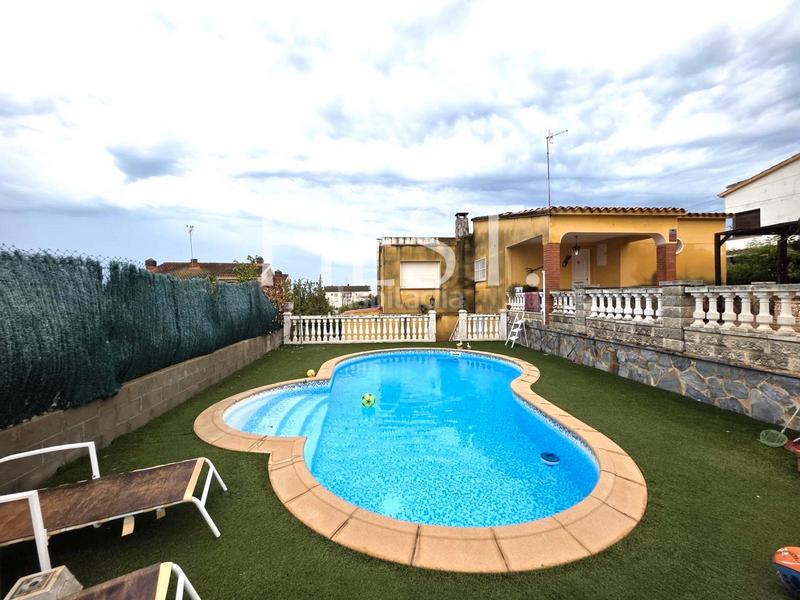 Foto ea8fdd54-1285-46dd-a40c-554fa7374068. Casa en Cunit residencial Cunit