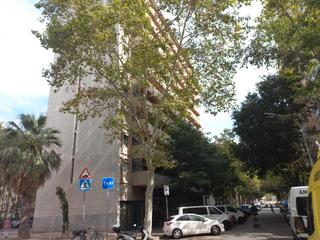 Geschäftsraum  Carrer de fluvià. Local en sant martí – 59 m², exterior, luminoso y con múltiples