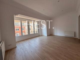 Pis  Carrer de muntaner. Piso señorial reformado en finca regia – zona galvany (sarrià-sa