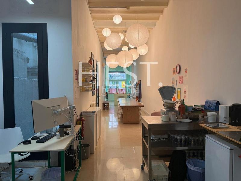 Foto 30ff11bd-23c9-42b8-91c3-5ee7957b4cd9. Rent business premise in Vila de Gràcia Barcelona