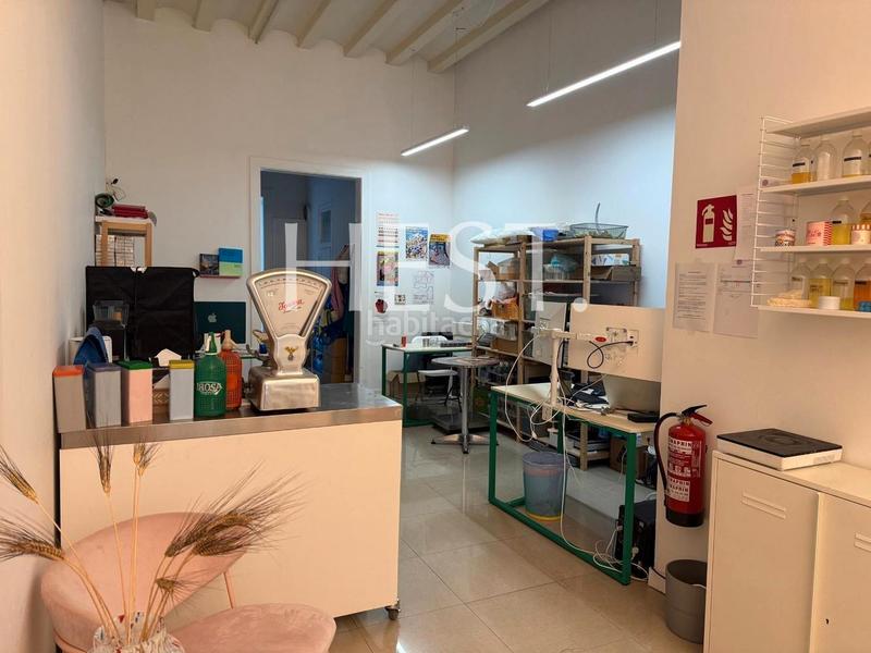 Foto 9c3bf4d7-fc13-4d38-9bd3-deef0d7f60d1. Rent business premise in Vila de Gràcia Barcelona