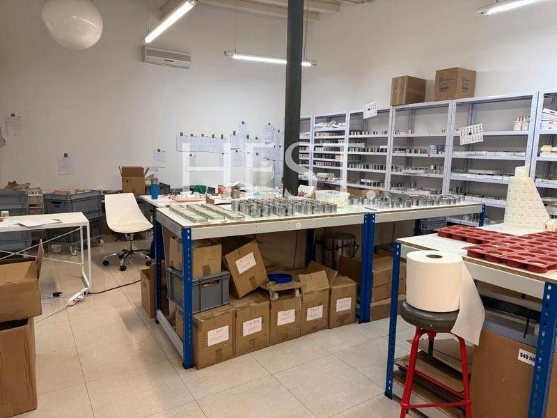 Foto c22c1794-773c-46eb-bbd3-f04387a8d0f4. Rent business premise in Vila de Gràcia Barcelona