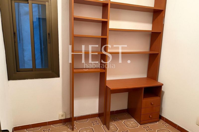 Foto 9fe6bf55-5f94-483b-8f0b-1ead54c87e41. Pis a Raval Barcelona