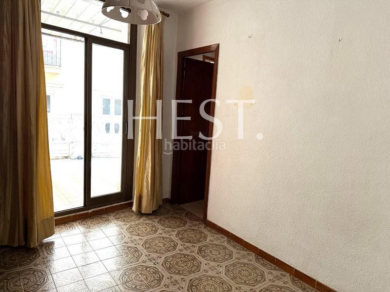 Foto d584a5b4-e26c-461d-a9c3-4638e080f0c6. Pis a Raval Barcelona