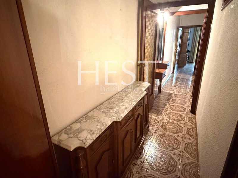 Foto d86934b8-17b0-4b31-b385-314deda372c4. Pis a Raval Barcelona