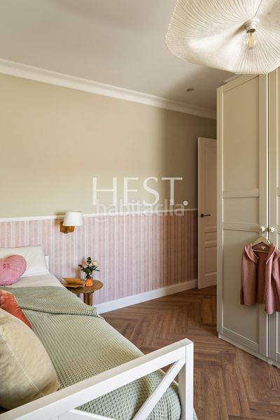 Foto 00380ac7-5b86-4c7c-9811-8af76a34686f. Àtic amb xemeneia calefacció a Putget - Farró Barcelona