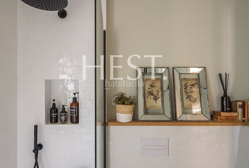 Foto 0cd9ca91-505d-4c4a-bd84-a54188ec9e88. Àtic amb xemeneia calefacció a Putget - Farró Barcelona