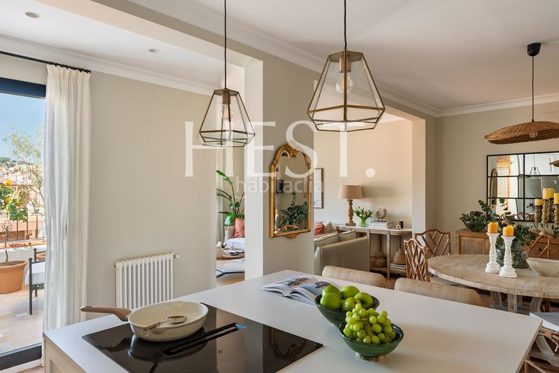 Foto d2180738-3f51-470f-8ffa-de4948b1ca5e. Àtic amb xemeneia calefacció a Putget - Farró Barcelona