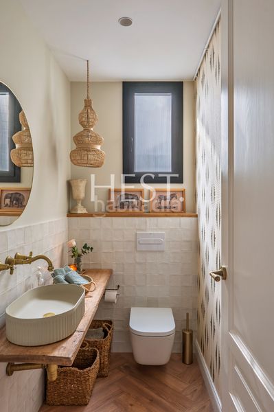 Foto d5c6c4f4-73c4-4fe5-9698-a7b813e19642. Àtic amb xemeneia calefacció a Putget - Farró Barcelona