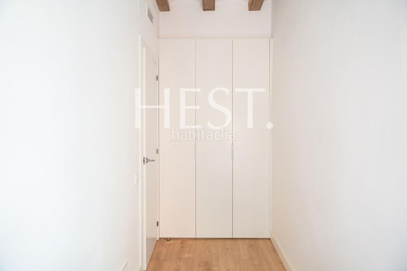 Foto 00bdc1d8-f8f1-4557-8664-da49f7590cde. Pis a Raval Barcelona