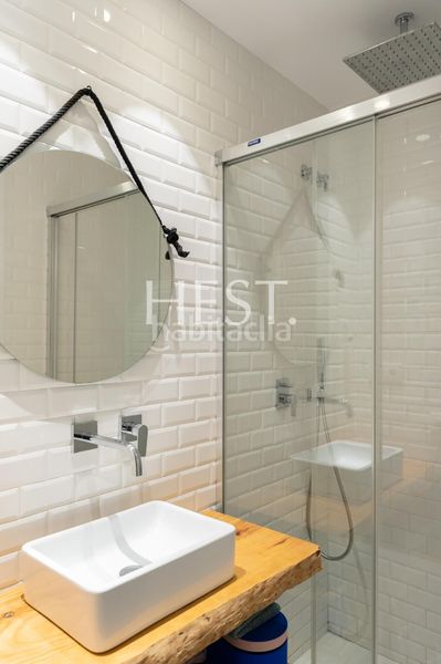 Foto 68b82fba-ed50-4d06-8ea1-9e49377fdd07. Pis a Raval Barcelona