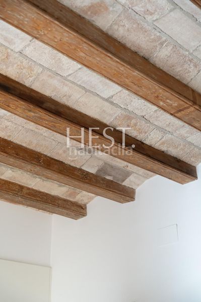 Foto 6a66e7df-bd69-45a1-aaa9-7c4b8531993c. Pis a Raval Barcelona