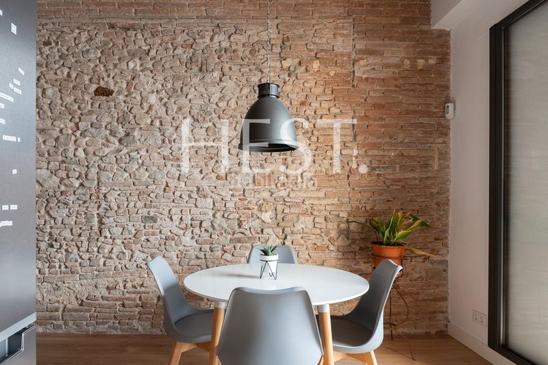 Foto 9422b443-c211-431a-8572-67846e8862dc. Pis a Raval Barcelona