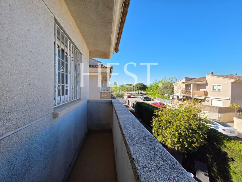 Foto 2a813590-2f26-4225-a102-a1ad59b3a1b8. Casa adossada amb calefacció aparcament a Regueral - Prat d'en Forés Cambrils