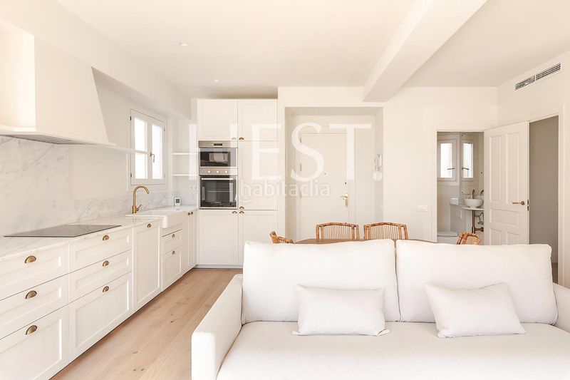 Foto 721c71ad-84e0-4705-acf3-0210b249f2a8. Àtic amb calefacció a Sant Gervasi - Galvany Barcelona