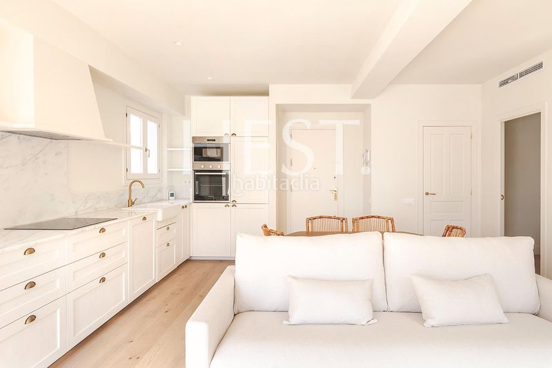 Foto e32185d6-b75c-498d-b2df-6cc4d18936e5. Àtic amb calefacció a Sant Gervasi - Galvany Barcelona